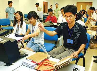 高考阅卷广东省，探索与突破