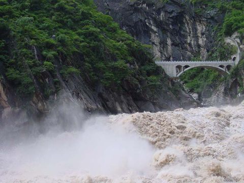 虎跳峡旅游攻略，科技与自然的完美结合——江苏科技之旅